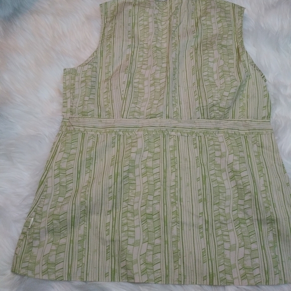 Old Navy Womans V-neck lighgreen sleveles … - Picture 3 of 15